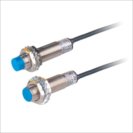 Capacitive proximity sensor