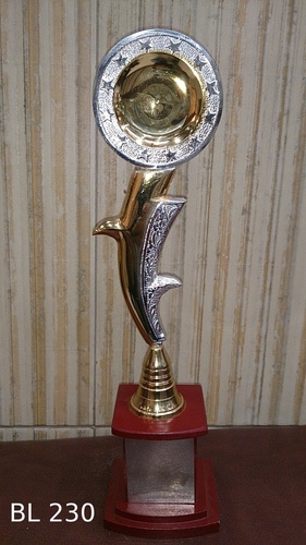 Metal Trophies - Metal and Wood, 20-30 cm, Gold | Award Recognition, Elegant Design, Motivational Tool
