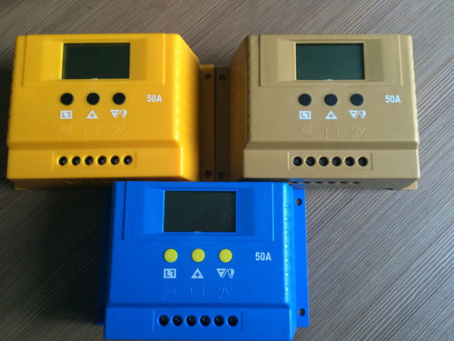 Solar Charge Controller - 90-130x170-188x48-62mm, 30-60A, 12/24/48V | PWM Charging, Battery Management, Overload Protection, Temp Compensation