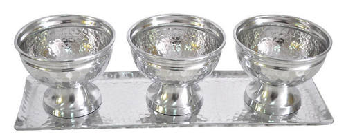 Hammered Aluminium Bowl set of 3 with tray