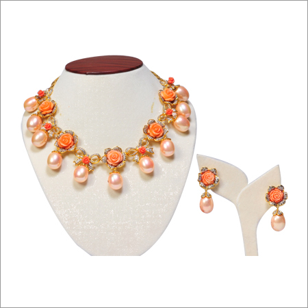 Necklace Set In Diamonds And Italian Pieces And Pearls