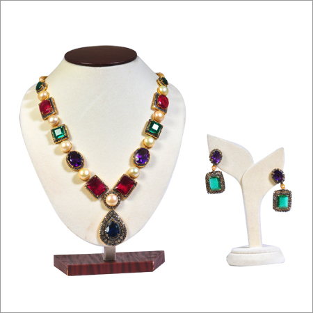 Necklace Set In Diamonds And Multi Stones And Pearls