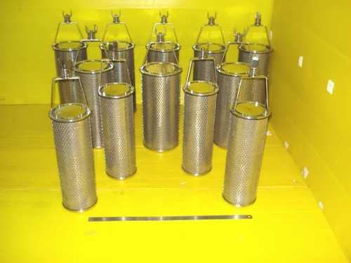BASKET STRAINER