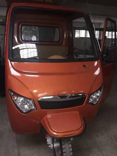 Fibre Body Battery E-Rickshaw