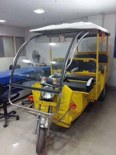 Toughened Glass and Front Mirror Battery Rickshaw