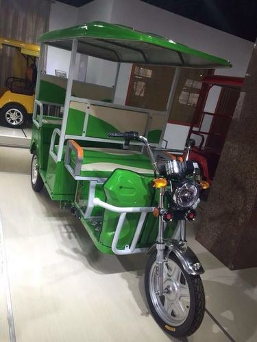 Fibre Roof E-Battery Rickshaw