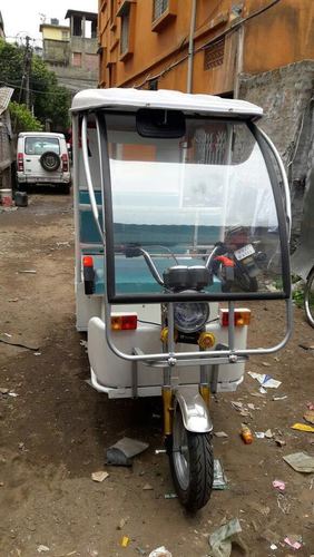 I-CAT Battery Rickshaw