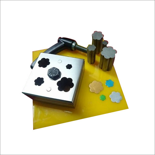 Disc cutter flower shape set of 4