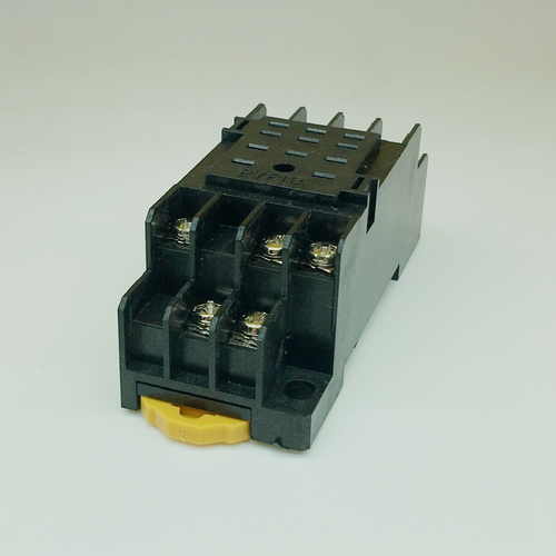 PYF11A relay socket