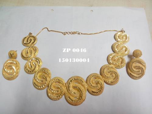 Gold Forming Necklace Set