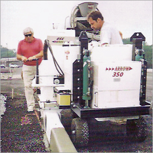 Slipformer Curb Machine