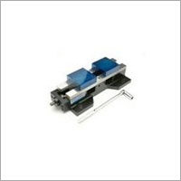 Self Centering Vises 4" Ball LockAR