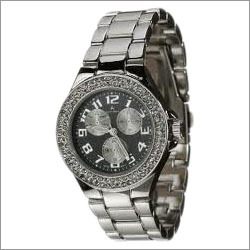 Wristwatches Studed Women Wrist Watch