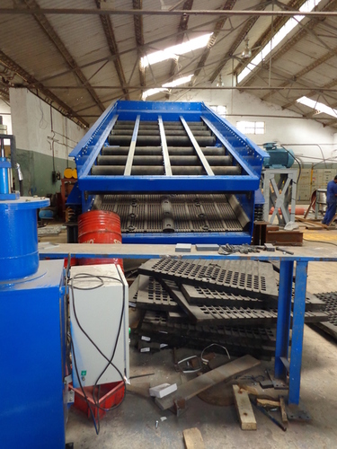 Vibrating screens