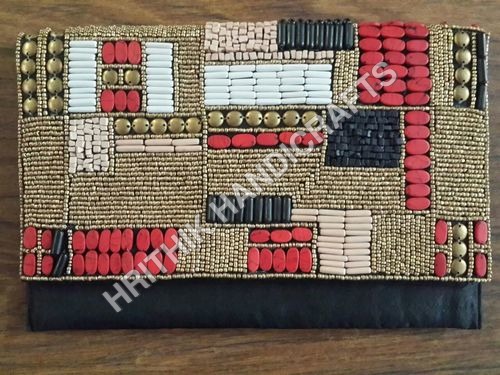 बीट्स क्लच बैग