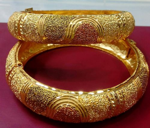 Gold Plated Traditional Bangle