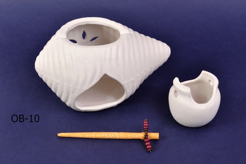 Oil Burner - Ceramic, 3x4x2 inches, White | Shell-Shaped, Aromatic, Decorative, Relaxing, Elegant, Easy Use