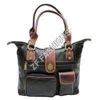 महिलाओं की डिज़ाइनर हैंडबैग