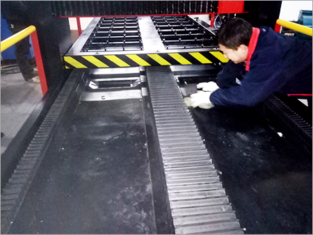 Guide Rail With Dust Cover