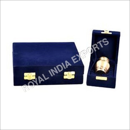 Royal India Exports द्वारा वेलवेट ज्वेलरी बॉक्स