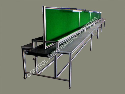 Belt Conveyor With Workstation