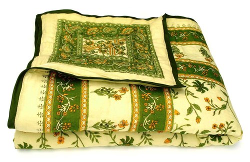 Green Printed Single Bed Quilt