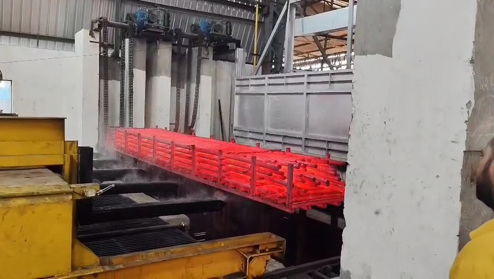 Hardening And Tempering Furnace - Color: Grey