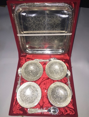 Brass 4 Pc Bowl Set With Tray