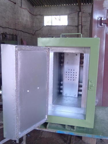 INDUSTRIAL BAKING OVEN