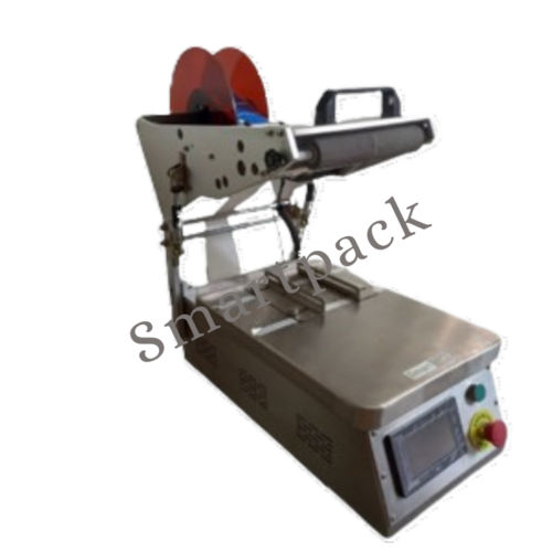 Vertical Square Bottle Labelling Machine - Automation Grade: Automatic