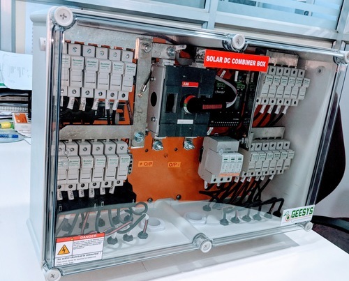 Solar String Combiner Box with Monitoring Unit