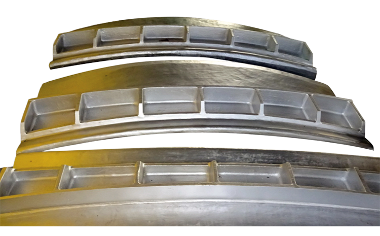 Pouring Lip