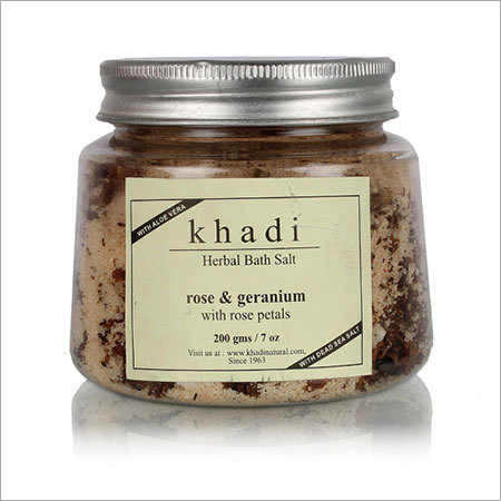 Rose & Geranium With Rose Petals Rose & Geranium With Rose Petals