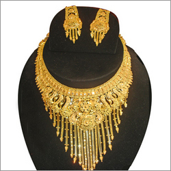 Plain Gold Necklaces