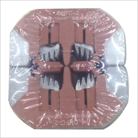 Four core piercing connector