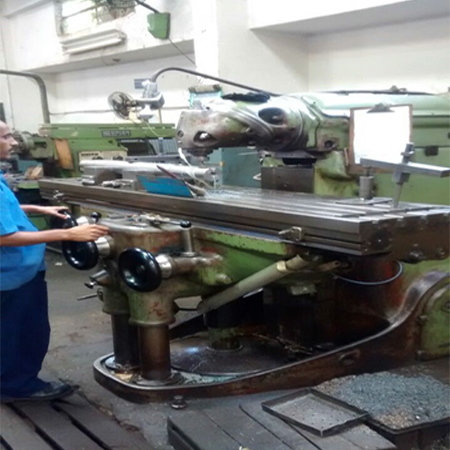 Universal Milling Machine