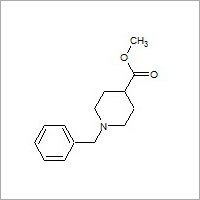 Methyl 1-benzyl-piperidine¬4-carboxylate