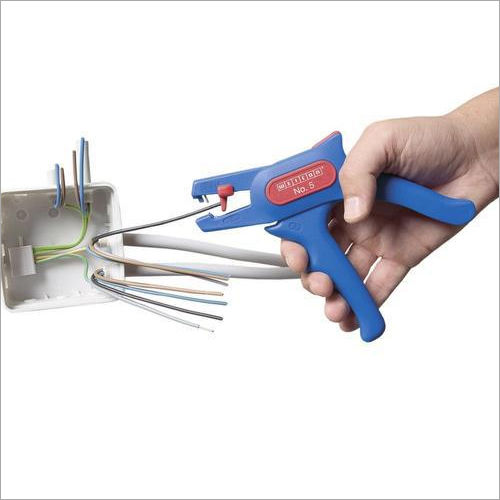 Automatic wire stripper