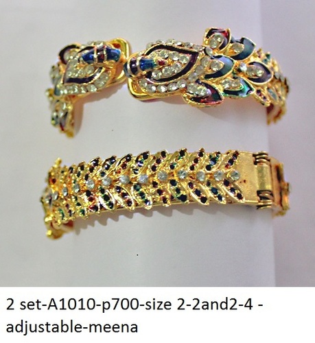 Fashion bangles