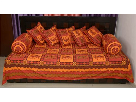 Kantha Deewan Set