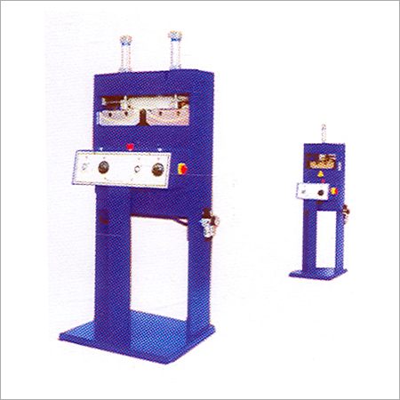 Toe Puff Attaching Machine