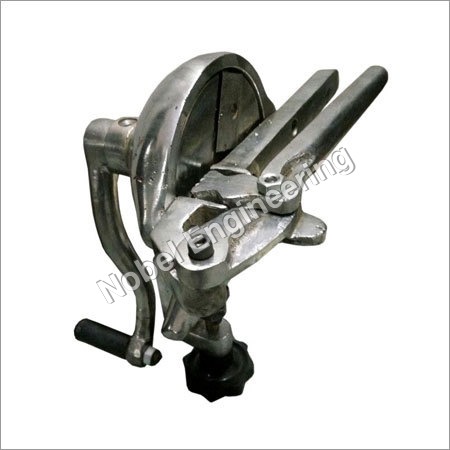 Hand Supari Cutting Machine Bladeâ Size: 25 X 40 X 3 Mm