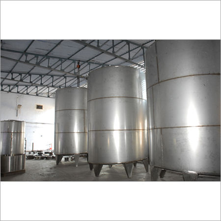 Vertical Milk Storage Tank - Capacity: 100  To 20000 Liter Liter/Day