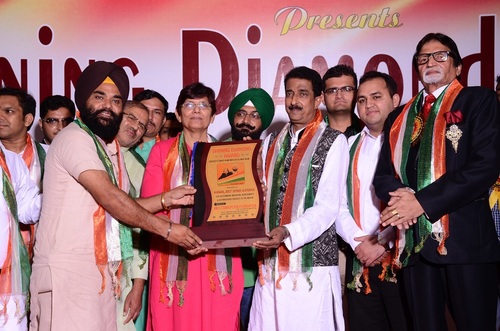 SHINNING AWARD GIVE TO KAWALJEET SINGH - Wood/Metal 20x15 Inches Gold, Glossy Finish | Recognition, Achievement, Prestige, Award Plaque