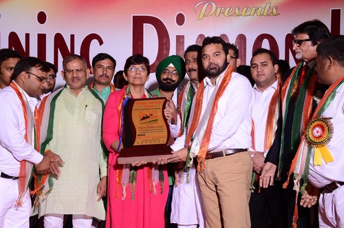 SHINNING AWARD GIVE TO NAJIR AHMED KHAN