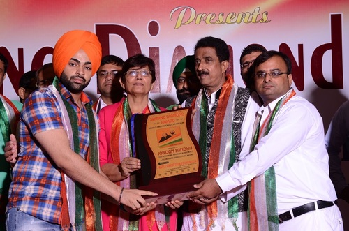 SHINNING AWARD GIVE TO JORDEN SANDHU