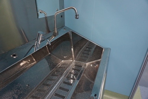 Automatic Surgical Scrub Sink