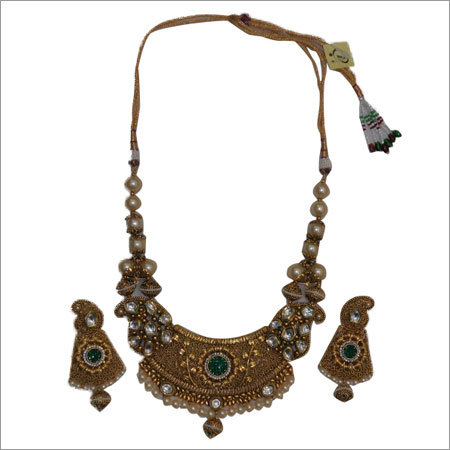 Tadu Neckalce Set