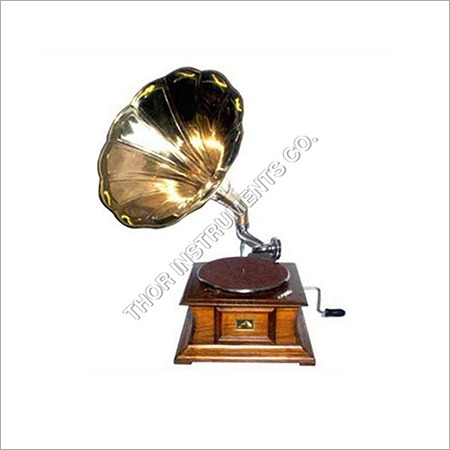 Vintage Wind Up Gramophone With Wooden Base