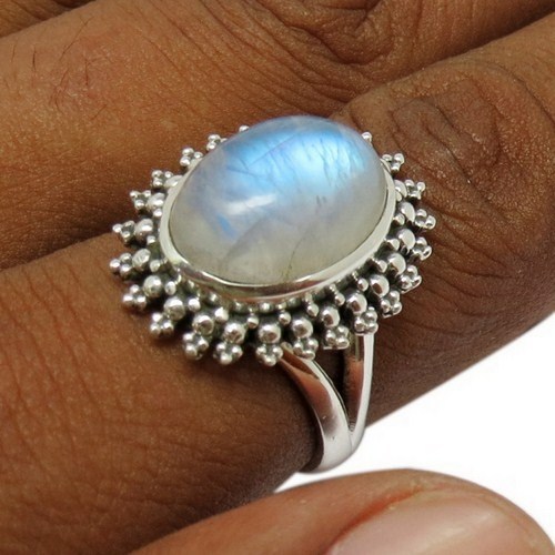 Stunning Rainbow Moonstone 925 Sterling Silver Gemstone Ring Gender: Children